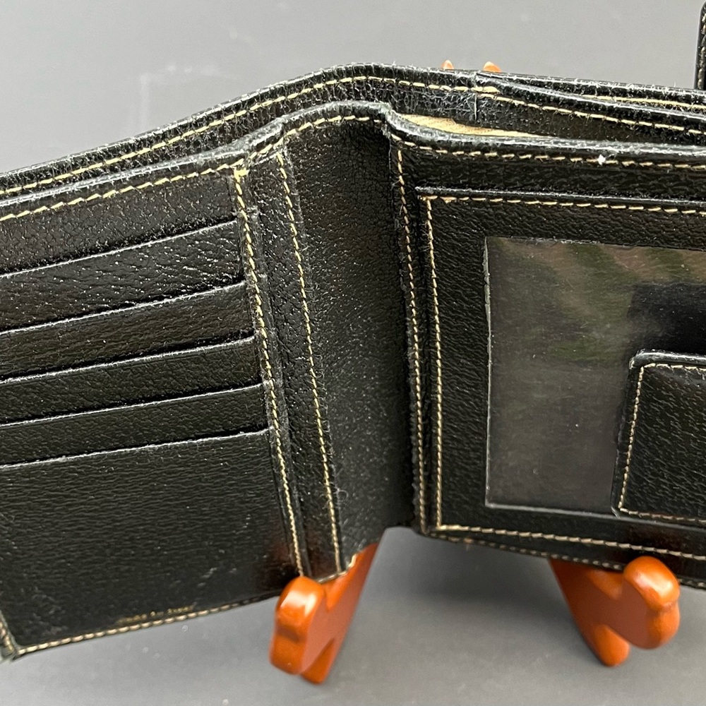 Kate Spade Wallet - Picture 5 of 10